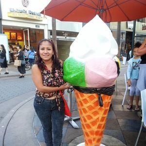 Meet your Posher, Zoila